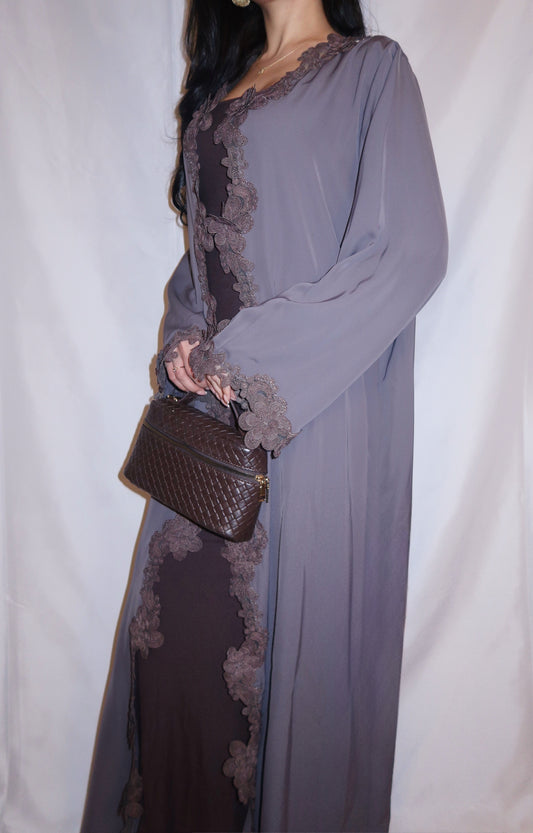 Dana abaya, soft grey, detail 3