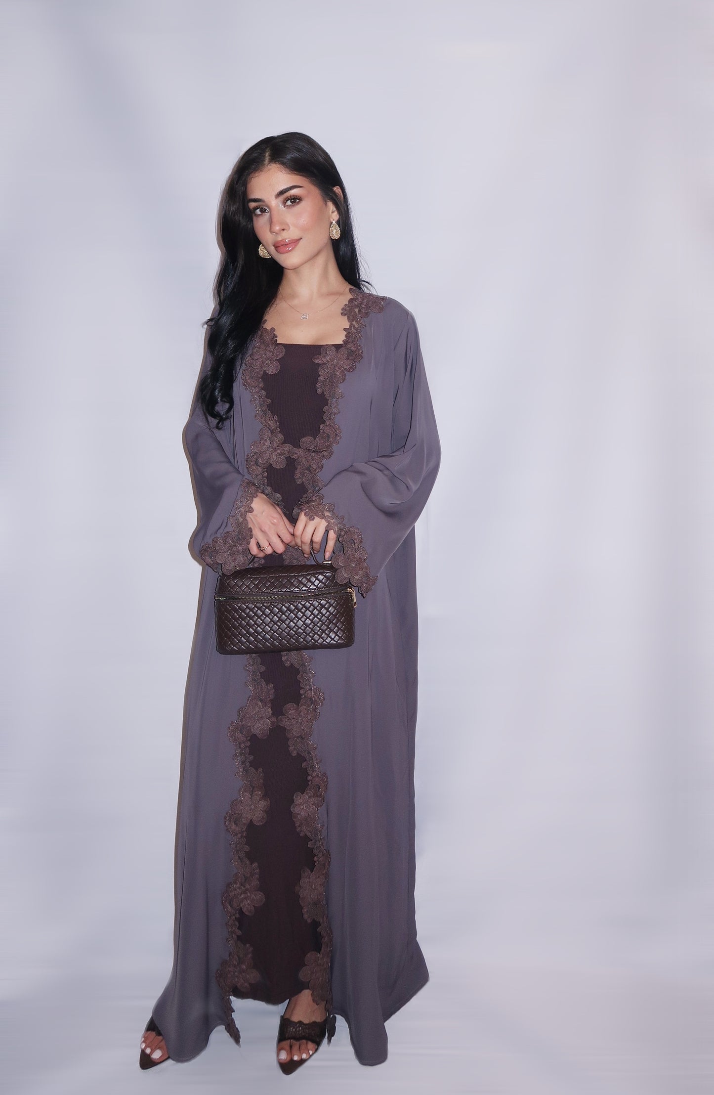Dana abaya, soft grey, detail 5