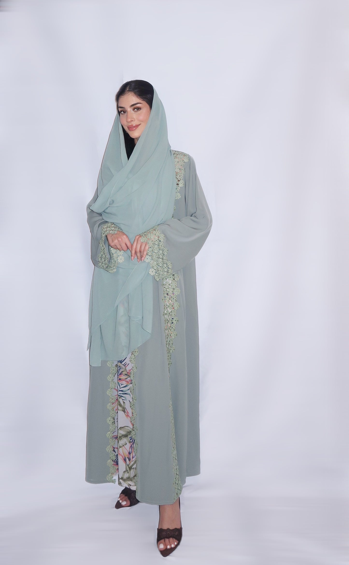Fairouz abaya, sage green, detail 5