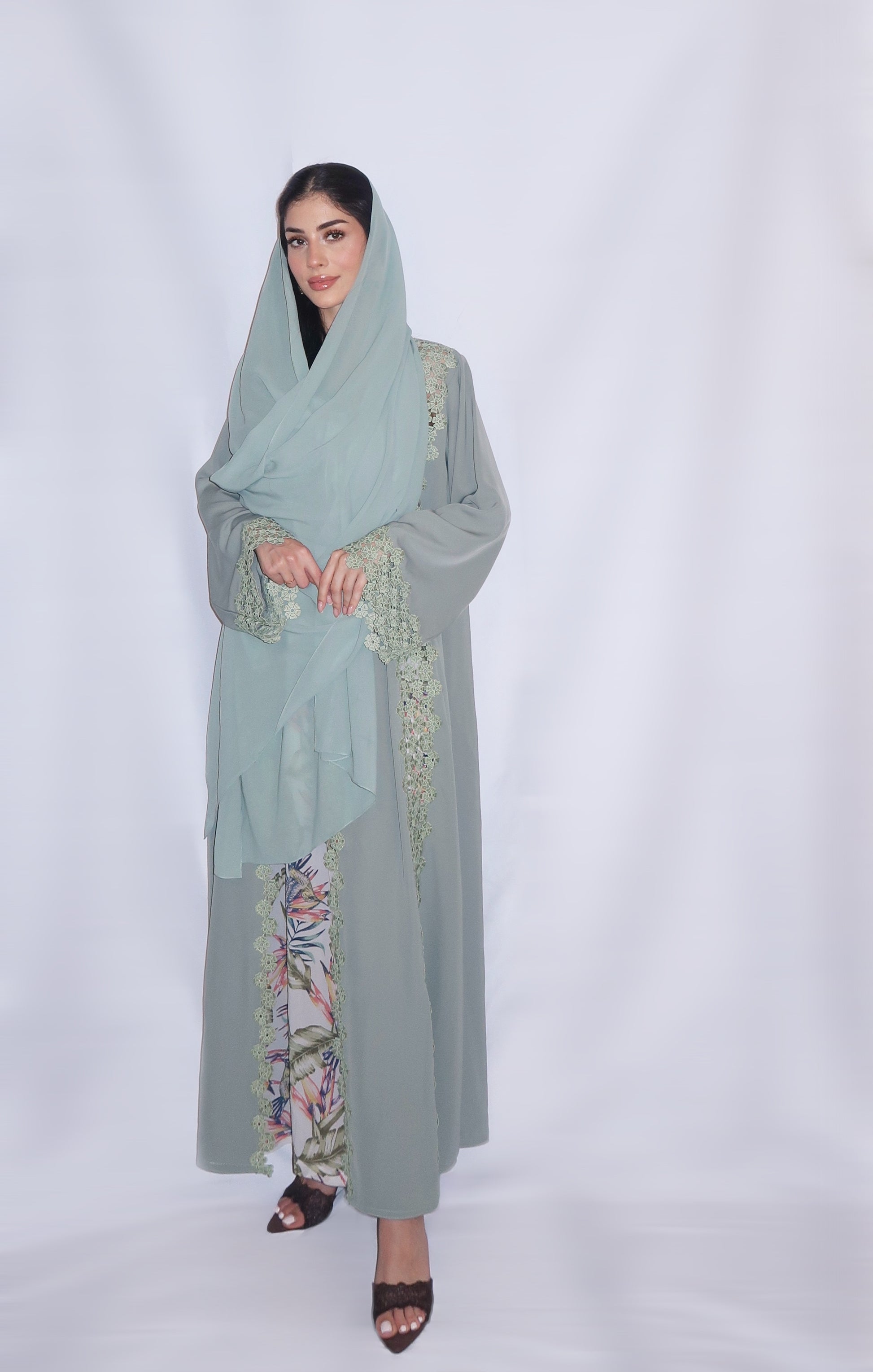 Fairouz abaya, sage green, detail 6