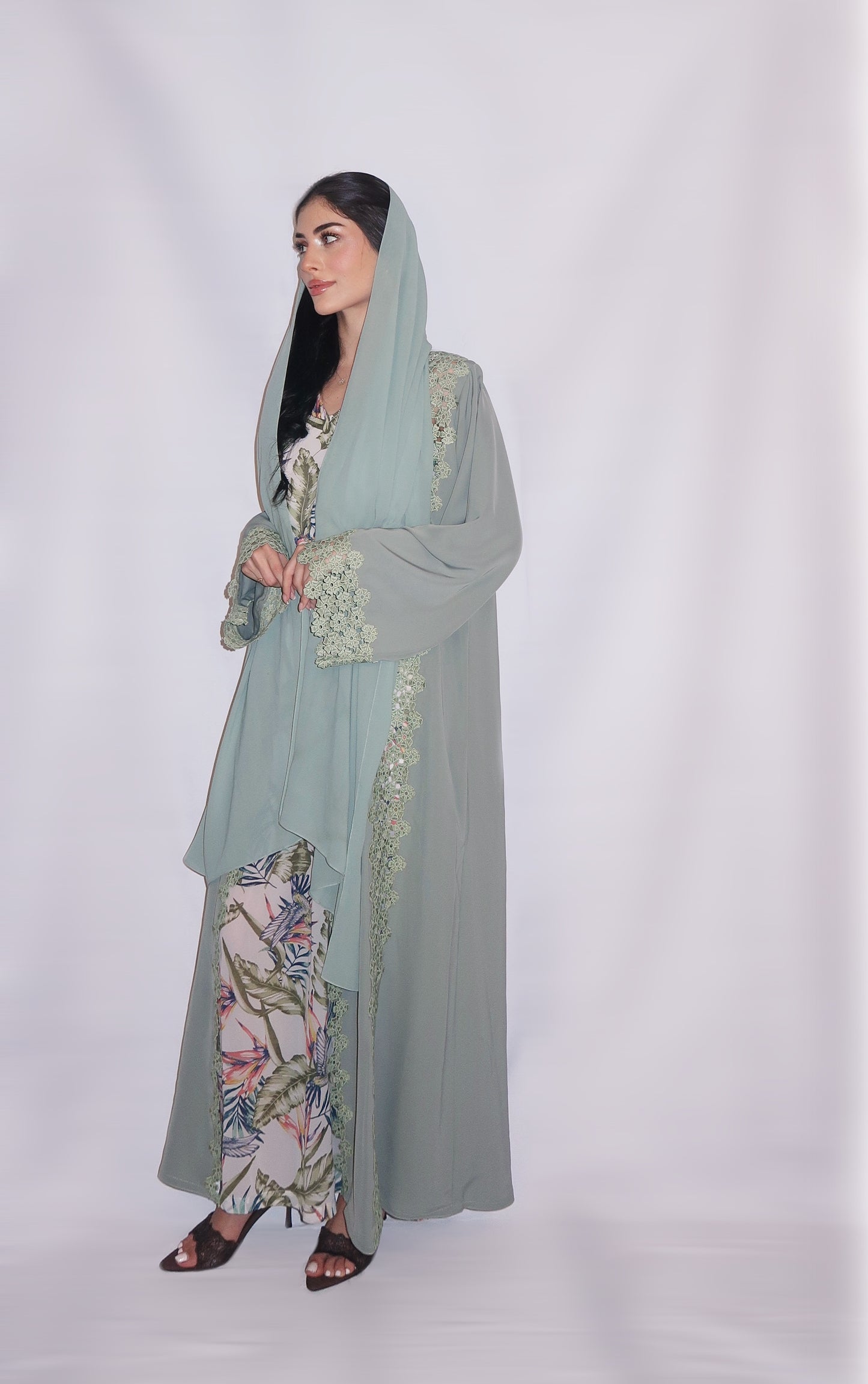 Fairouz abaya, sage green, detail 8
