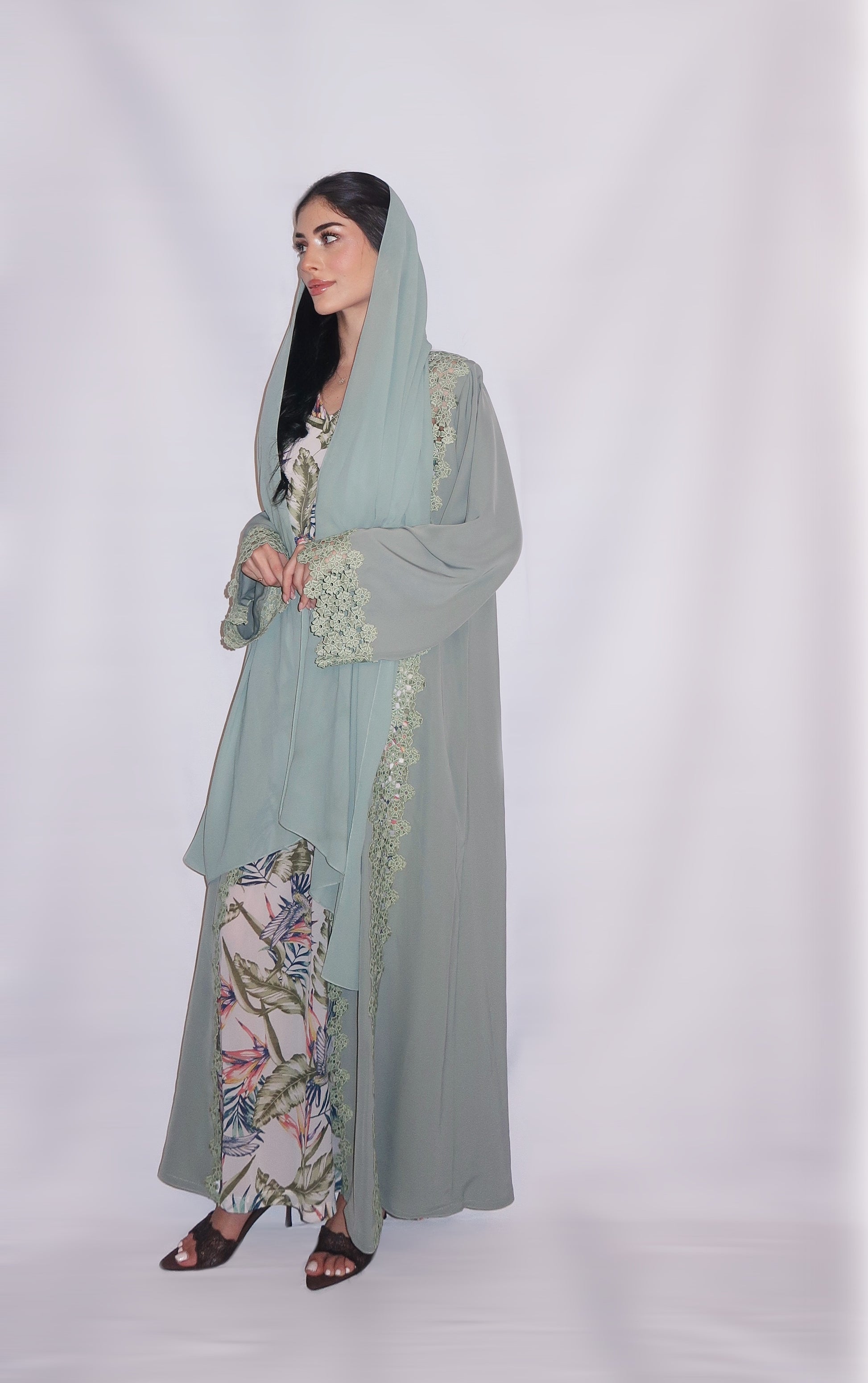 Fairouz abaya, sage green, detail 8