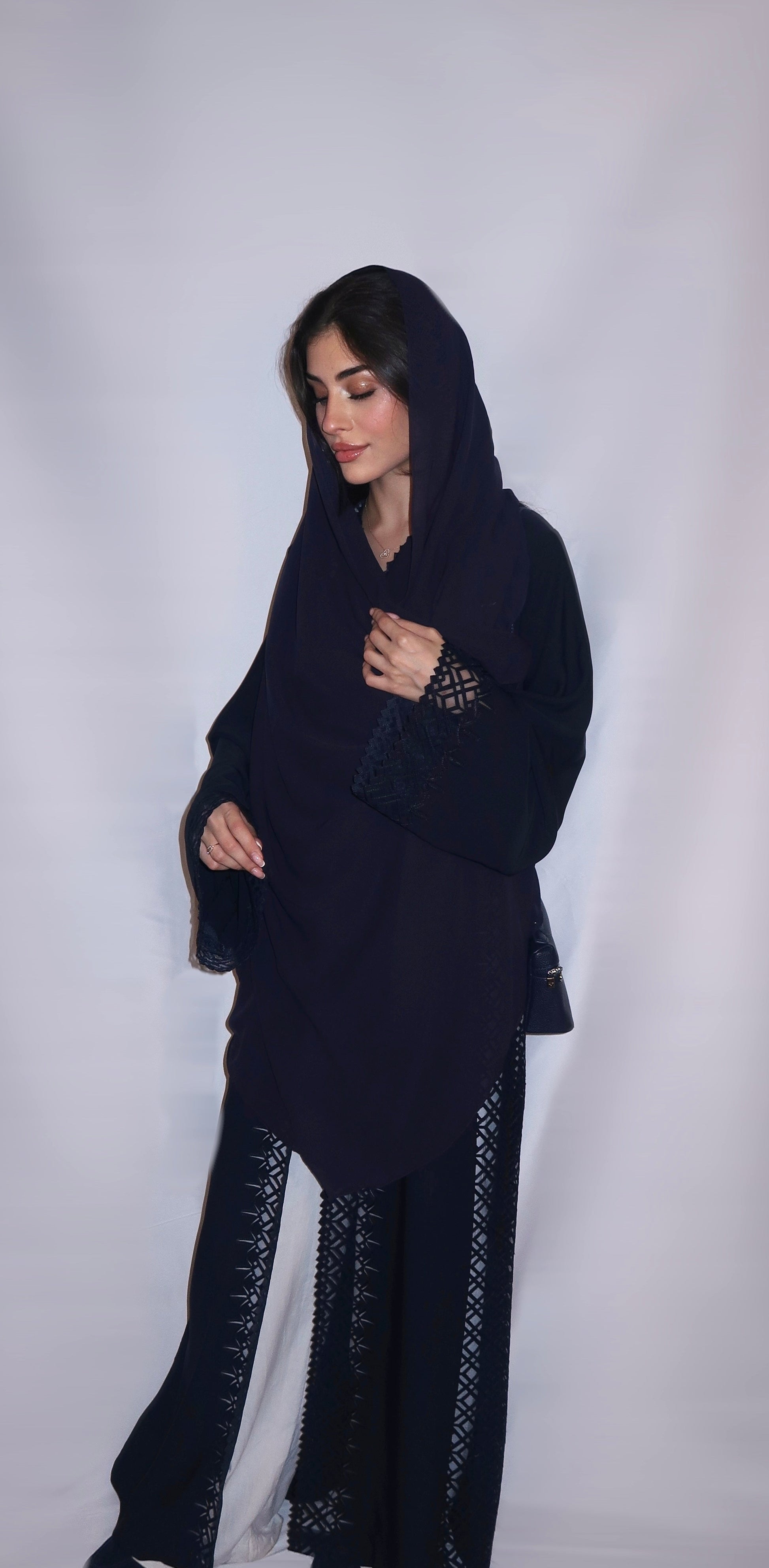 Hind abaya, navy, detail 4