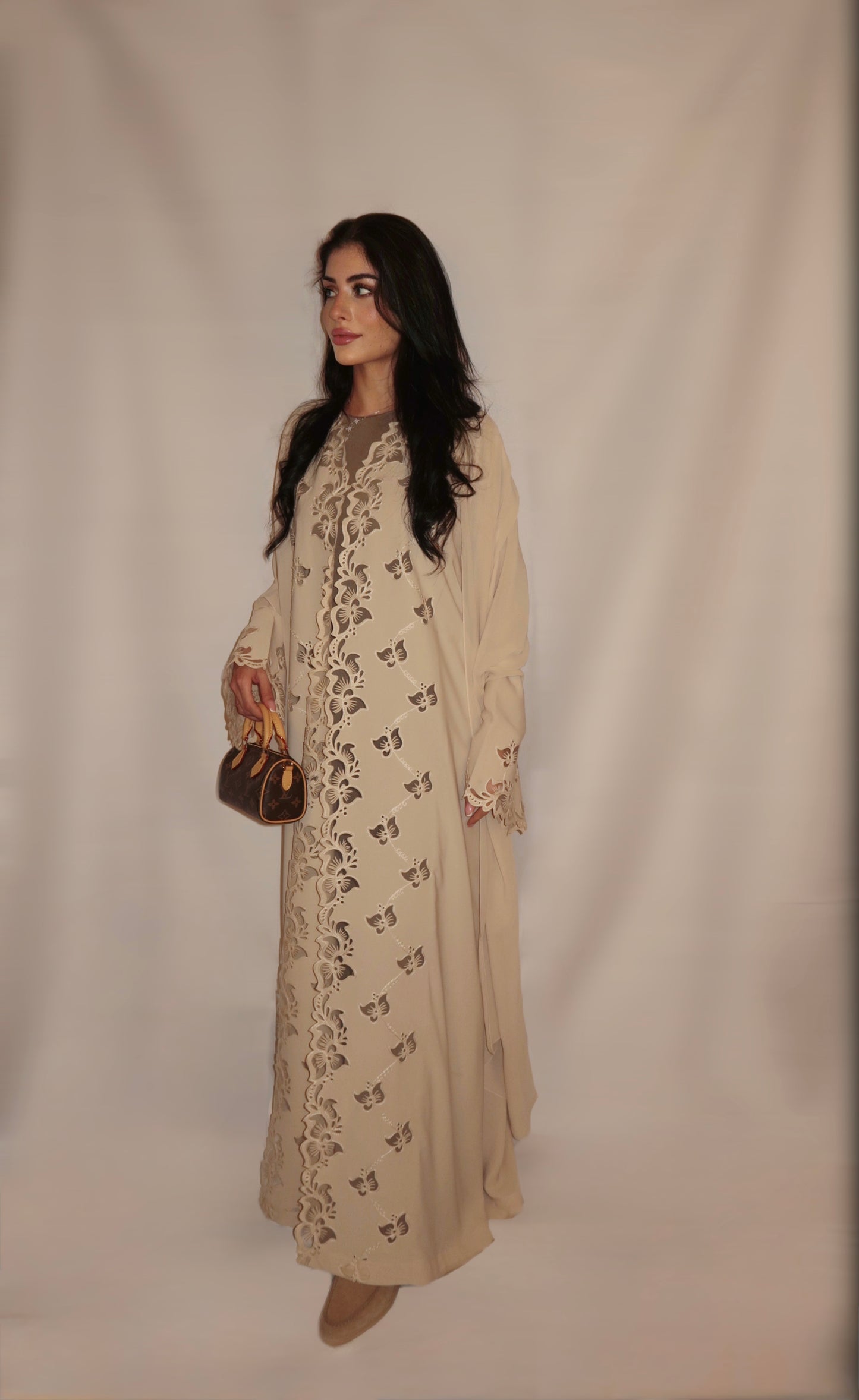 Lulwa abaya, ivory, detail 5