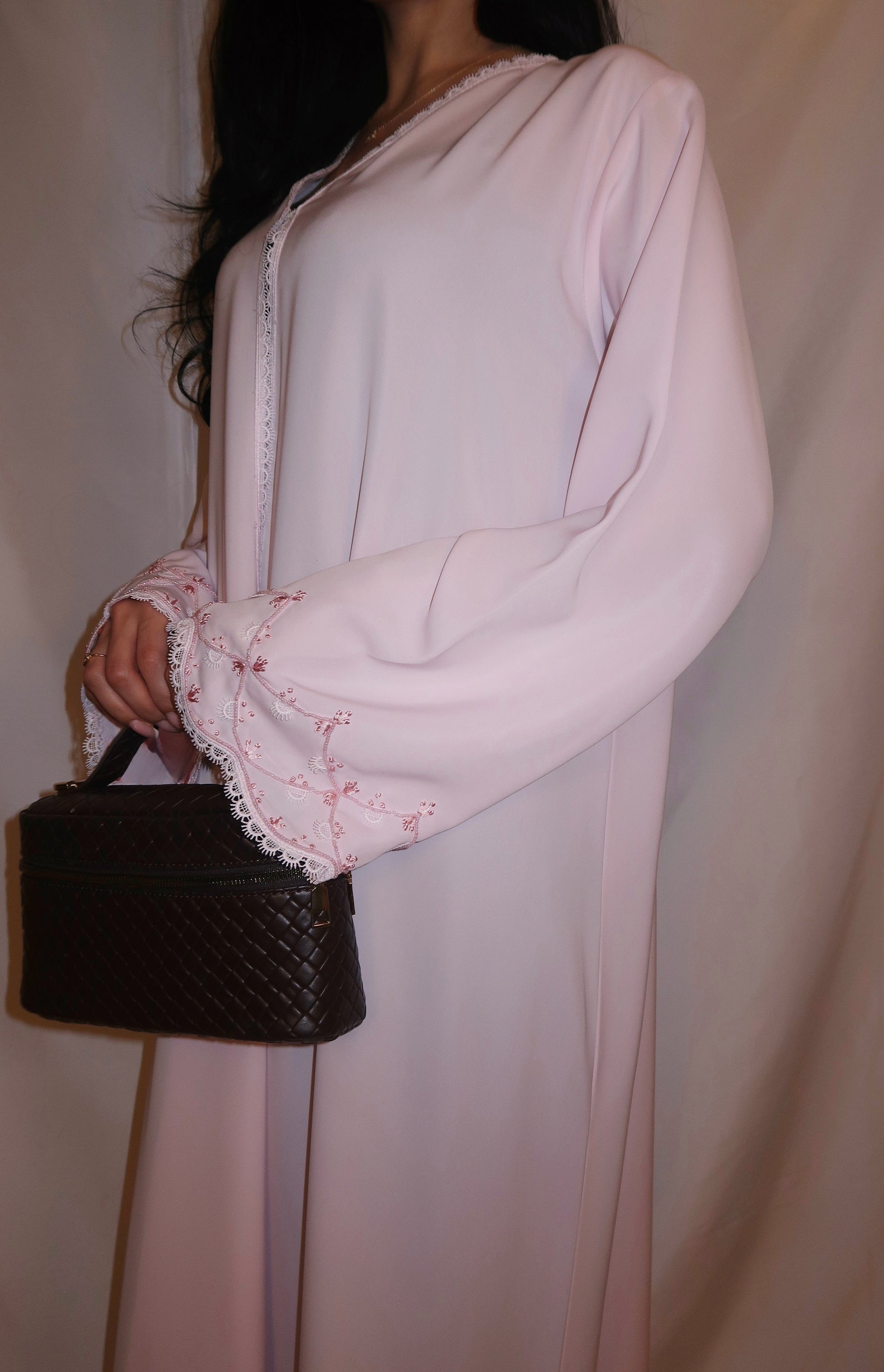 Mai abaya, soft blush pink, detail 5