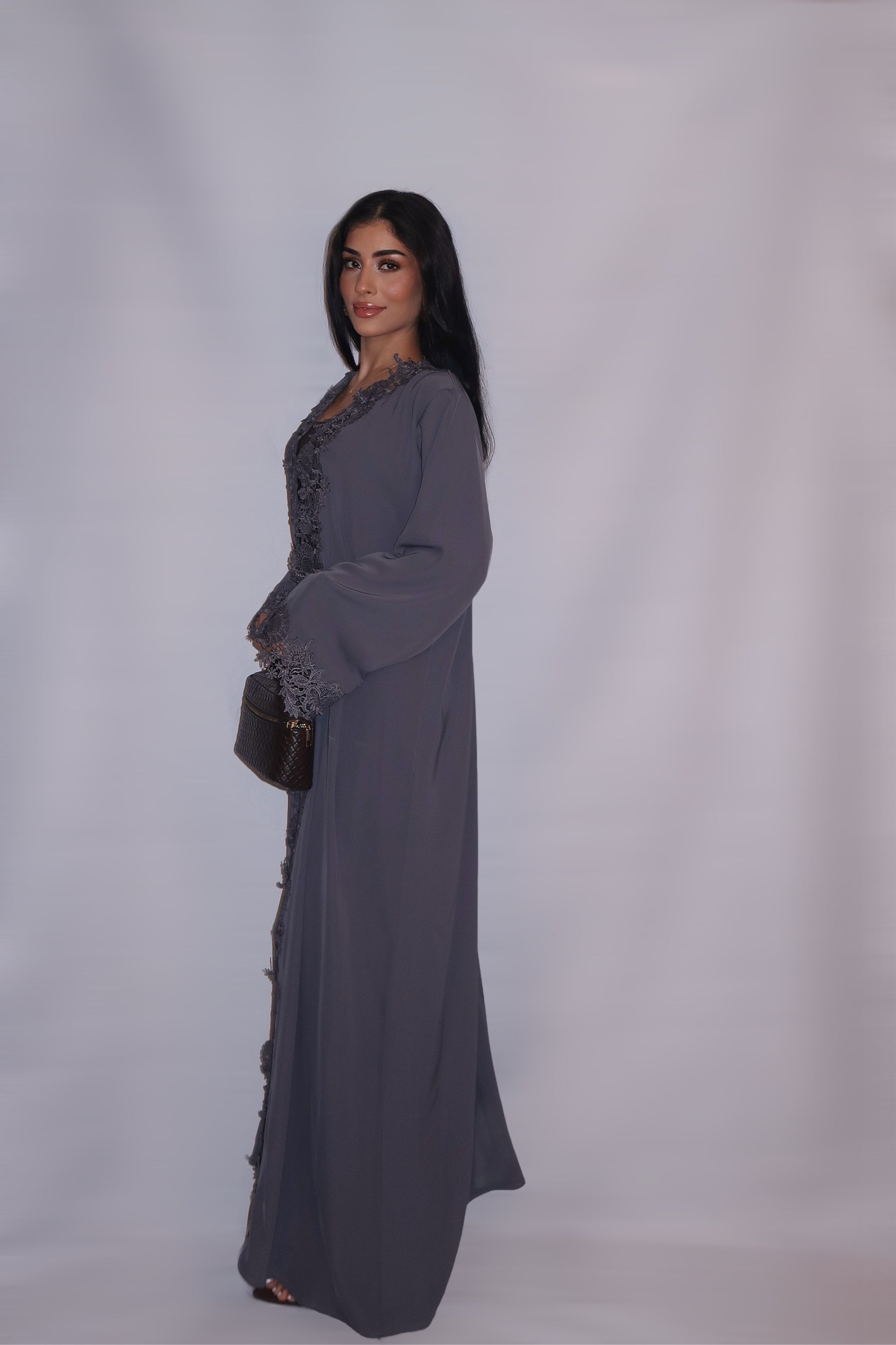 Manal abaya, soft dove grey, detail 5