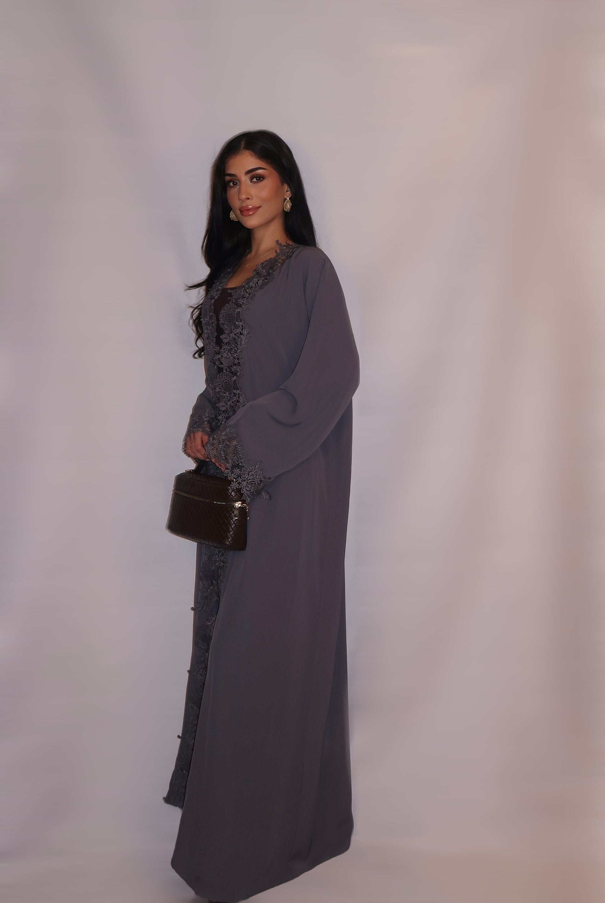 Manal abaya, soft dove grey, detail 7