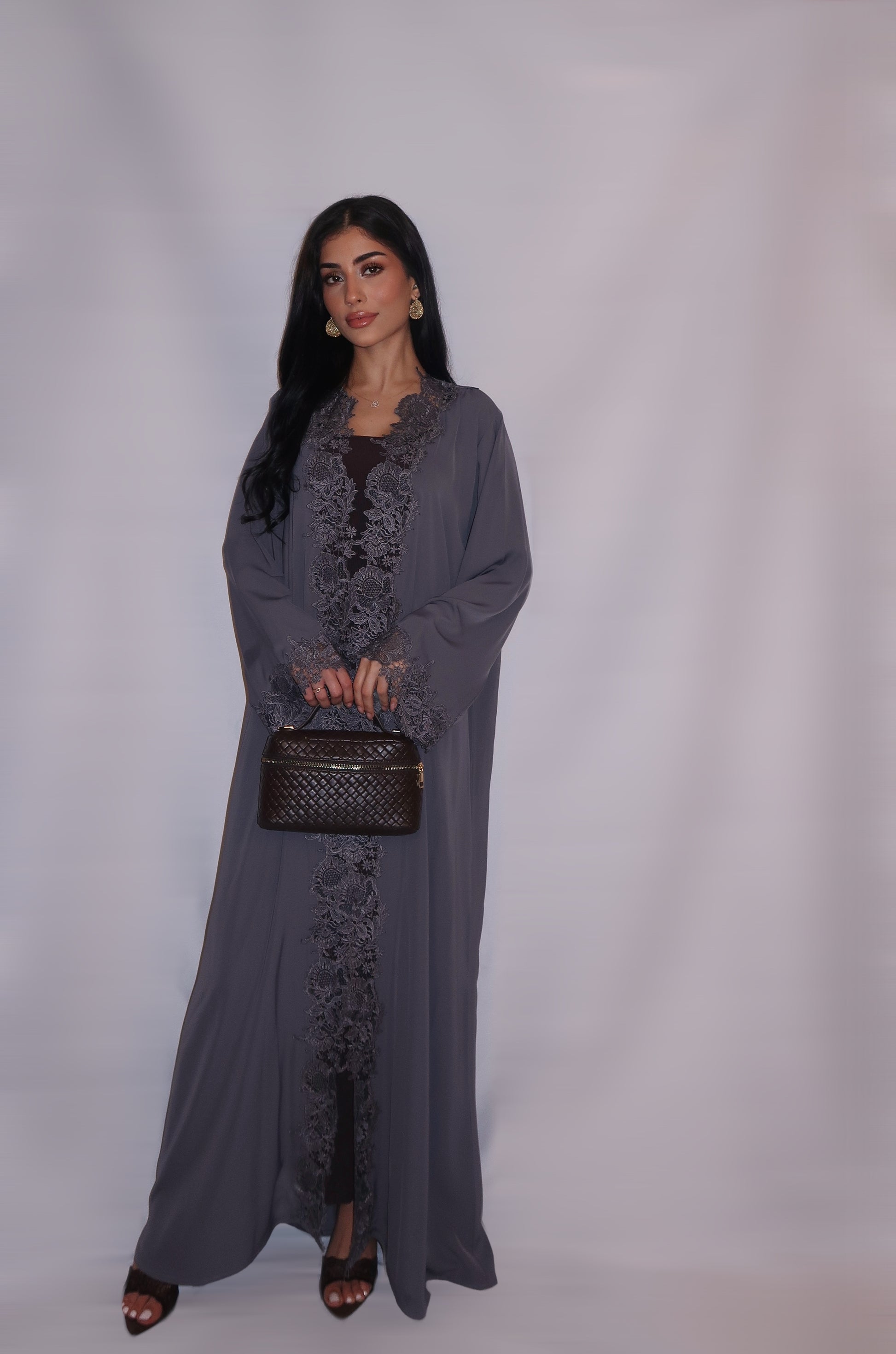 Manal abaya, soft dove grey, detail 8