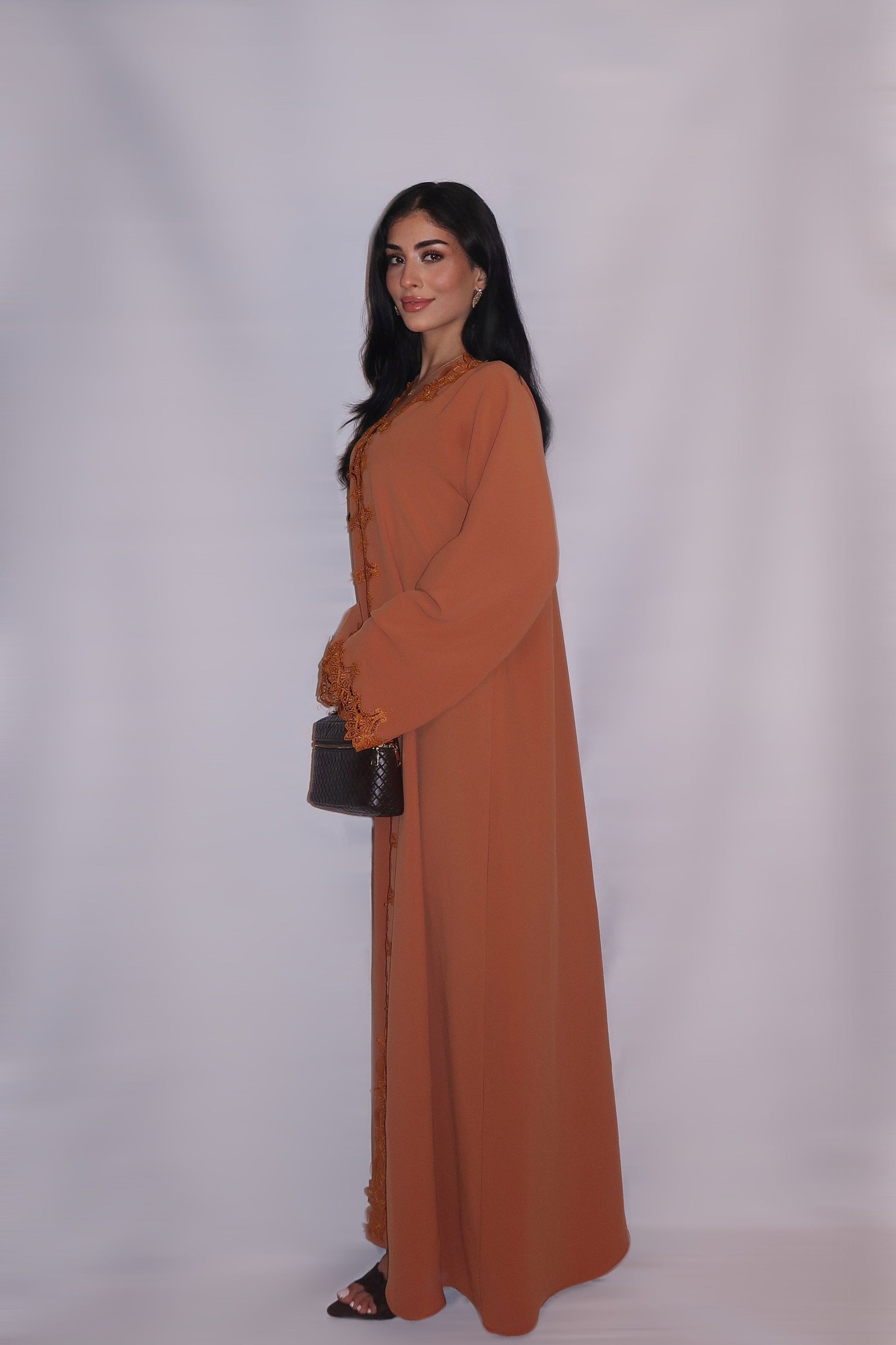 Qamar abaya, warm caramel, detail 3